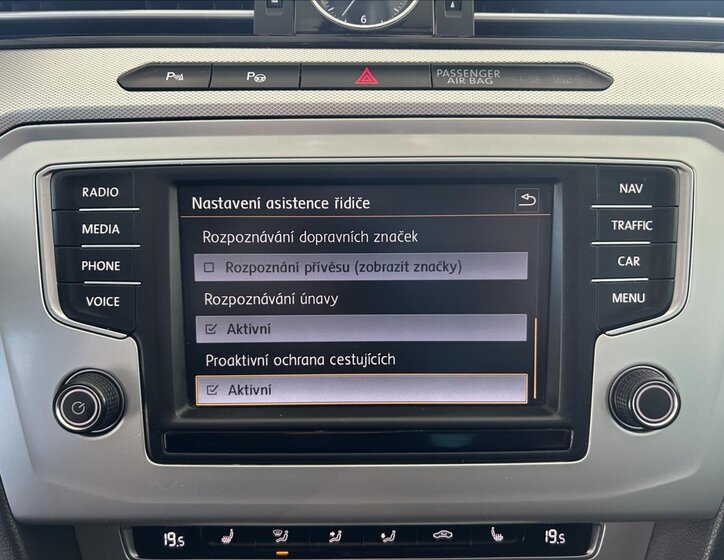 Volkswagen Passat Sedan / Limuzína 1,4 l 110 kw