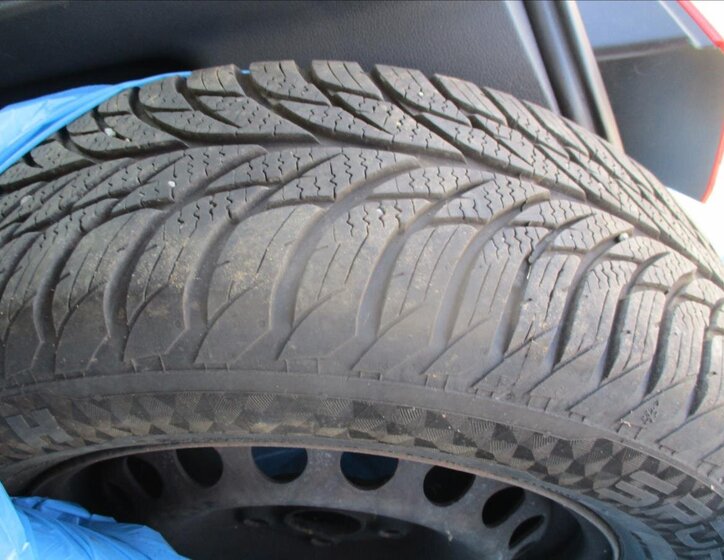 Volkswagen Touran Kombi 1,2 l 77 kw