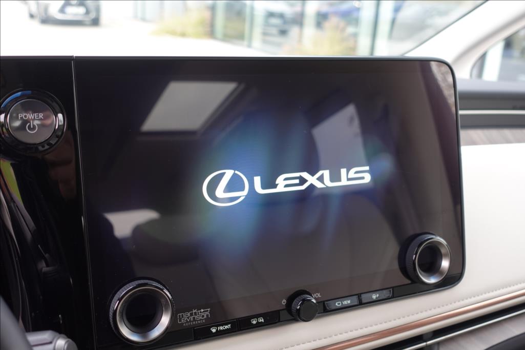 Lexus LM 350h