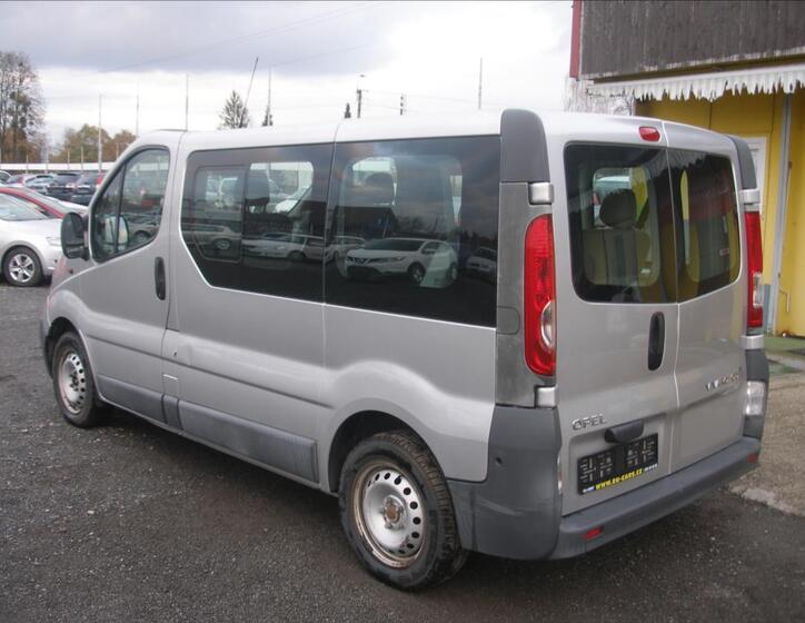Opel Vivaro 2