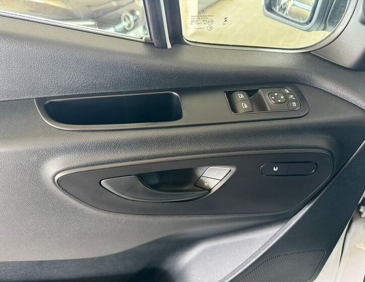 Mercedes-Benz Sprinter 10