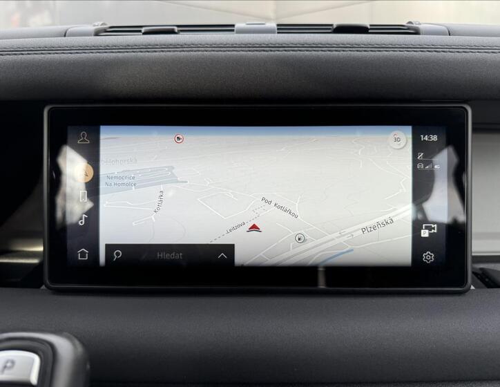 Land Rover Defender 18