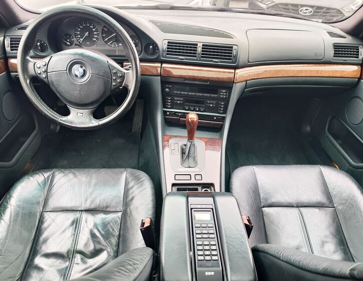 BMW Řada 7 Sedan / Limuzína 2,8 l 142 kw