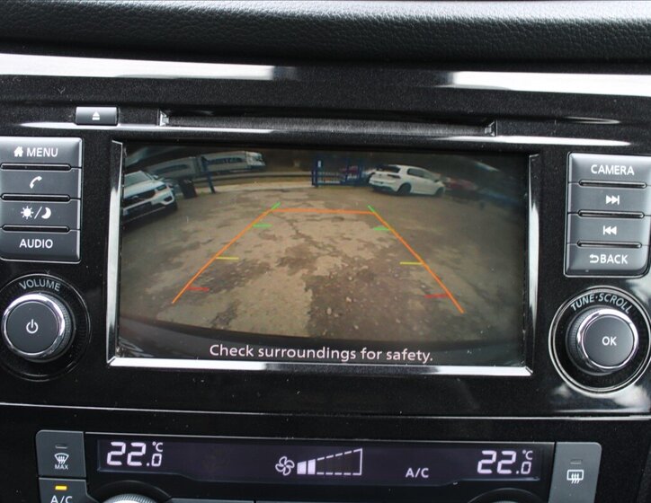 Nissan Qashqai SUV / Terénní 1,3 l 103 kw