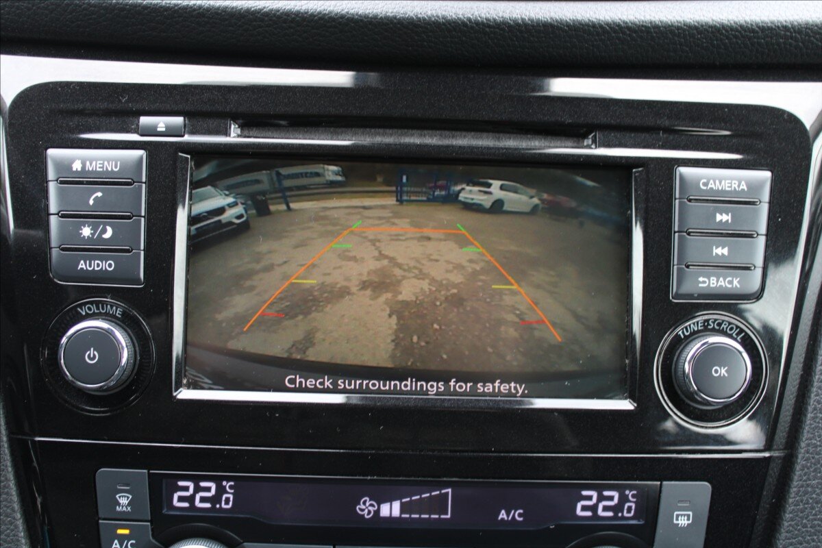 Nissan Qashqai SUV / Terénní 1,3 l 103 kw