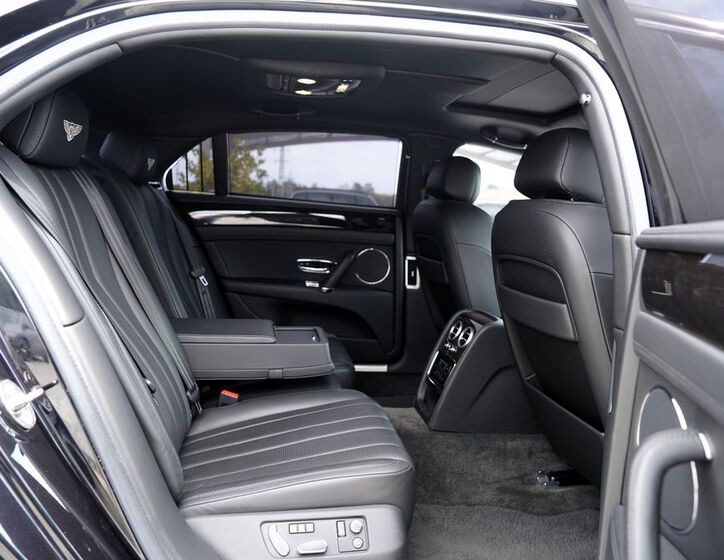 Bentley Flying Spur 32