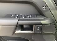 Land Rover Defender 32