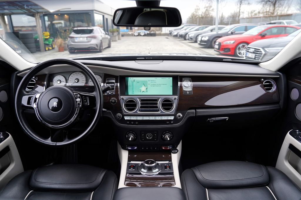Rolls-Royce Ghost Sedan 6,6 l 420 kw