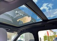 Land Rover Range Rover Velar SUV / Terénní 2,0 l 147 kw