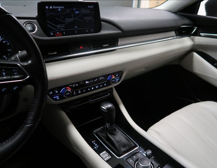 Mazda 6 Sedan / Limuzína 2,5 l 143 kw