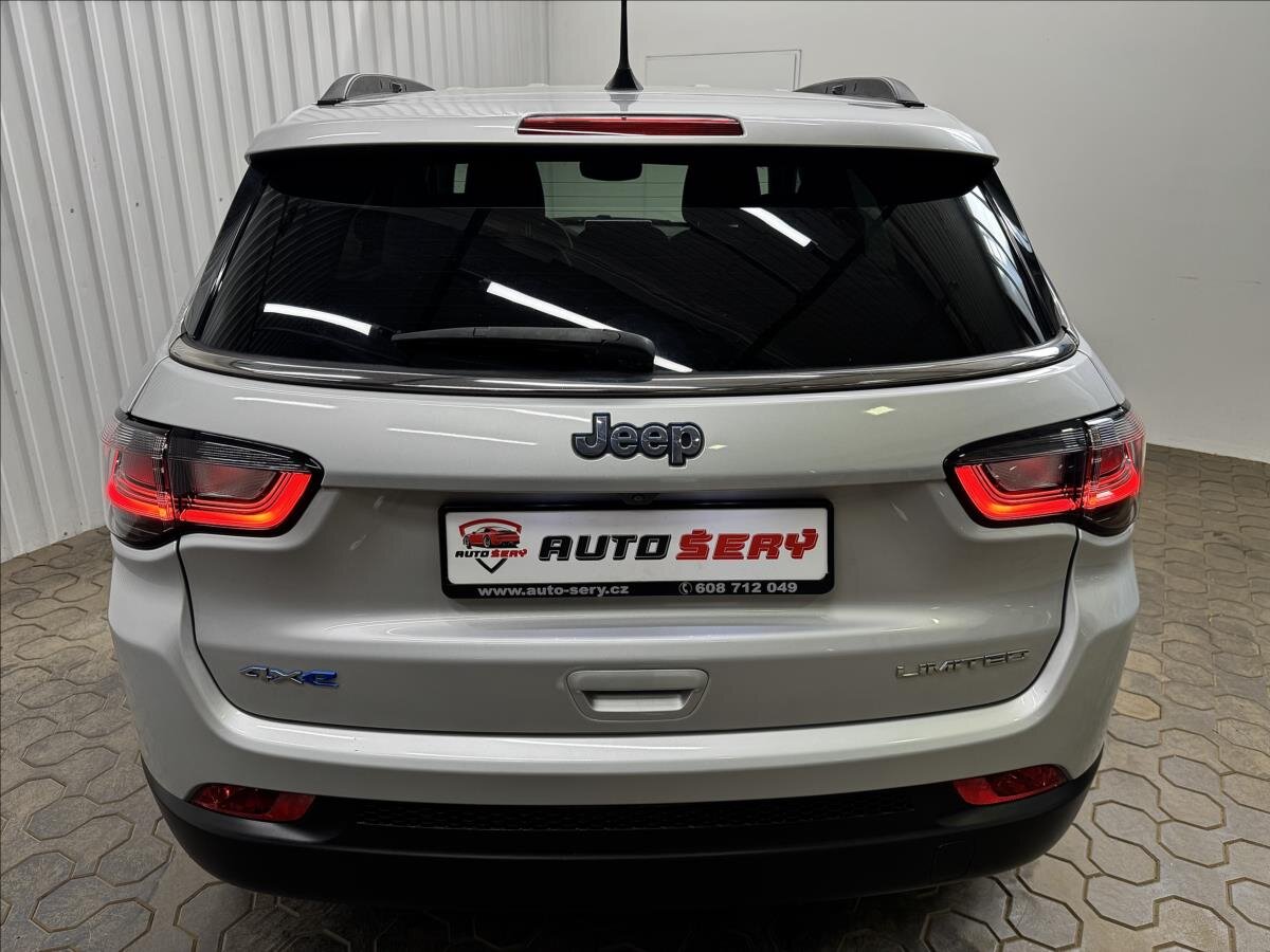 Jeep Compass SUV / Terénní 1,3 l 140 kw