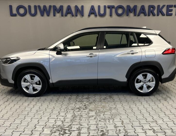 Toyota Corolla Cross SUV 1,8 l 72 kw