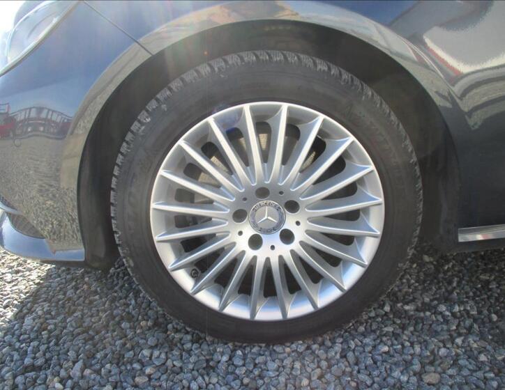 Mercedes-Benz Třídy E 33