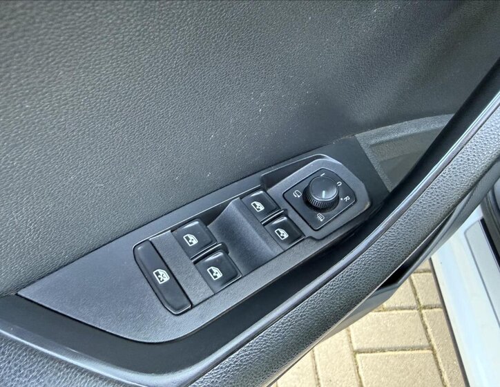 Škoda Karoq SUV / Terénní 1,5 l 110 kw