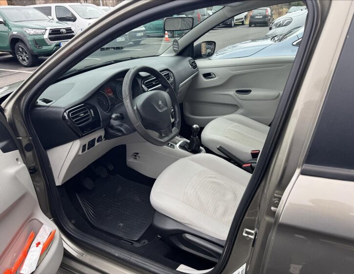 Peugeot 301 Sedan / Limuzína 1,6 l 85 kw