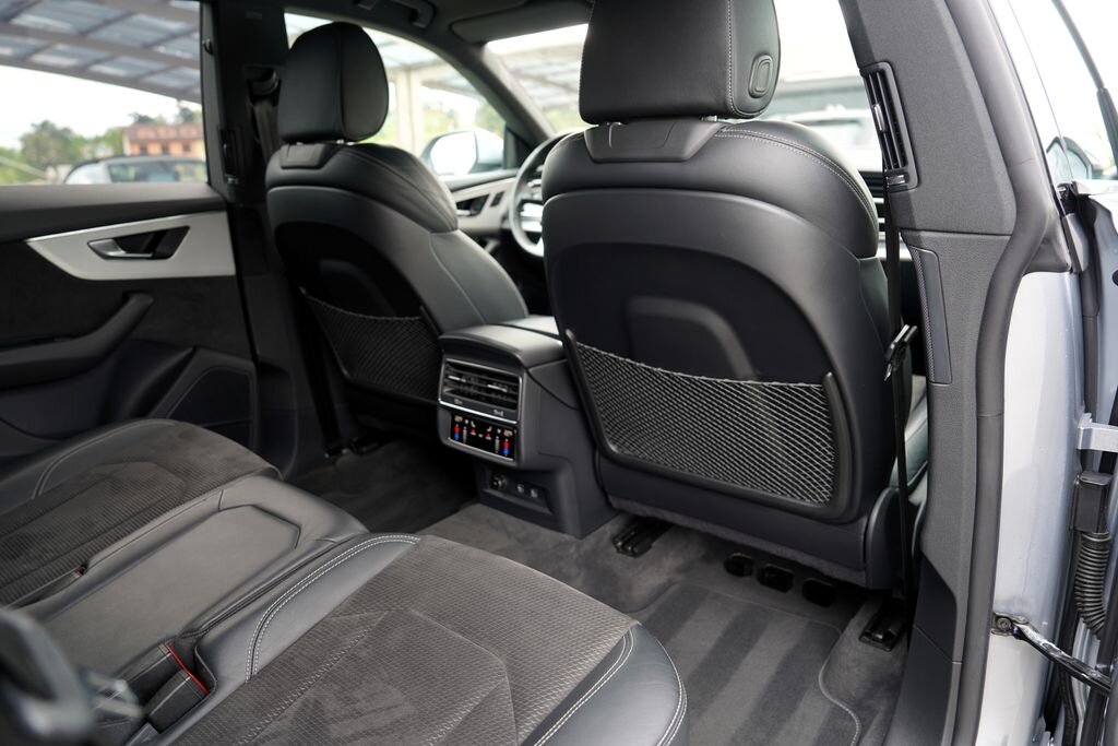 Audi Q8 SUV / Terénní 3,0 l 250 kw