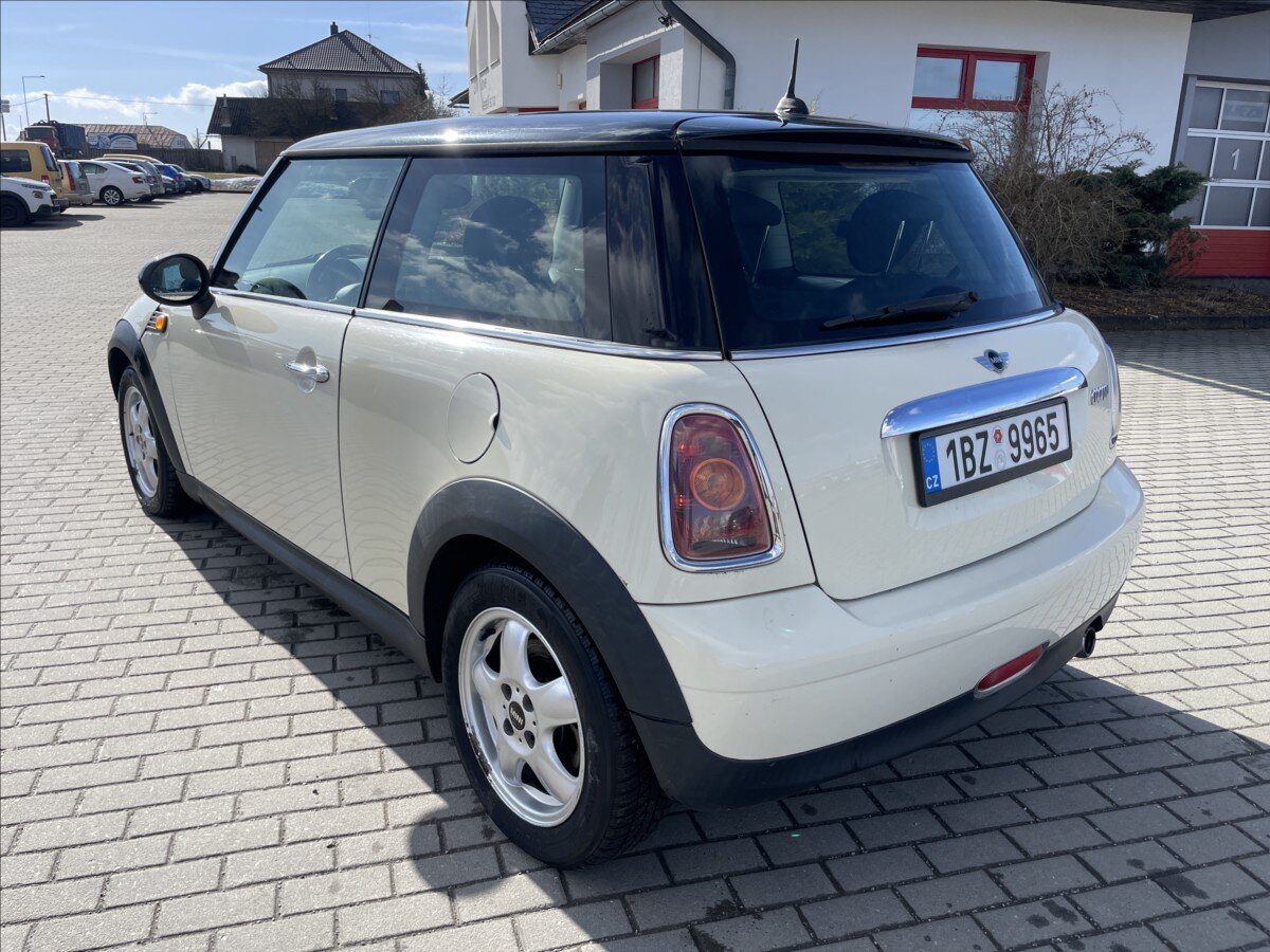 Mini Cooper Hatchback 1,6 l 88 kw