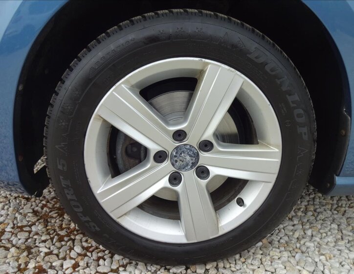 Volkswagen Golf Kombi 1,6 l 77 kw