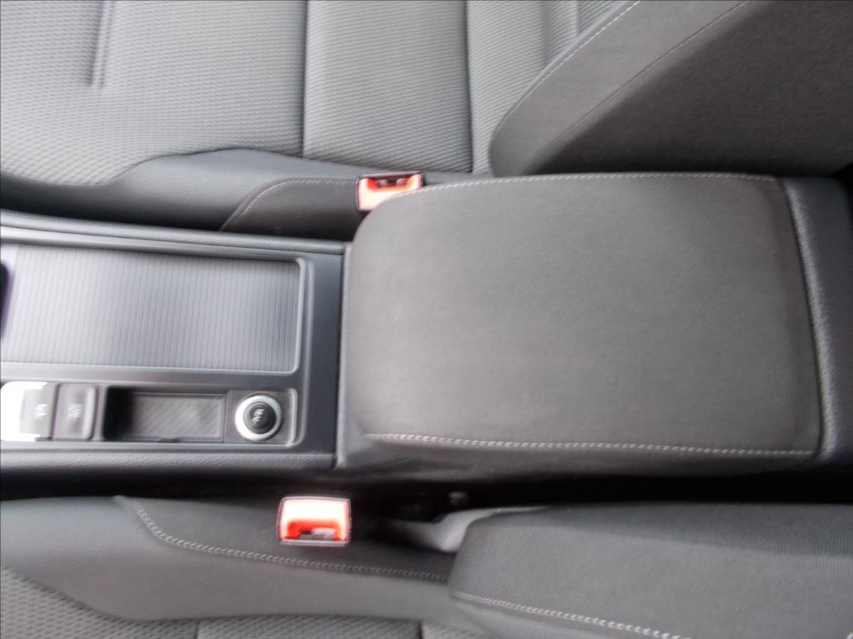 Volkswagen Golf Hatchback 1,6 l 77 kw