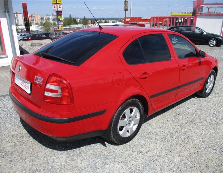 Škoda Octavia Sedan / Limuzína 1,6 l 75 kw