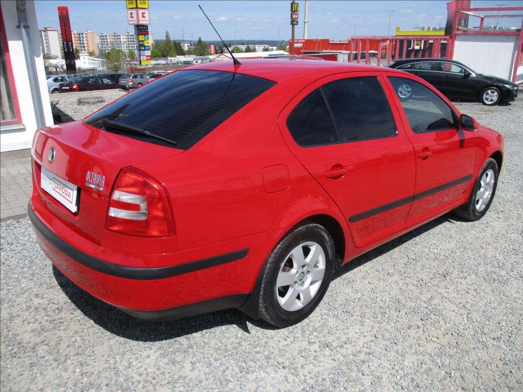 Škoda Octavia Sedan / Limuzína 1,6 l 75 kw