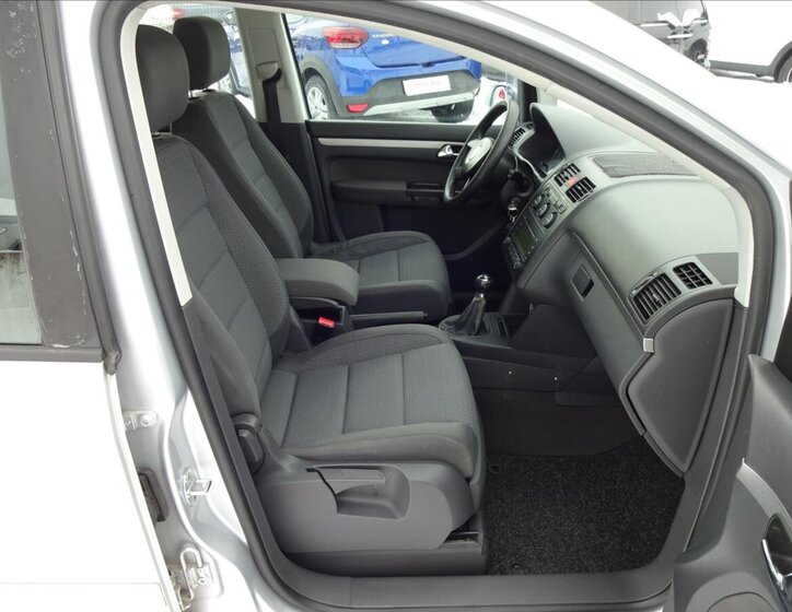 Volkswagen Touran Kombi 1,9 l 77 kw