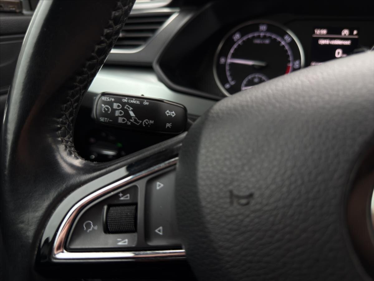 Škoda Superb Sedan / Limuzína 2,0 l 110 kw