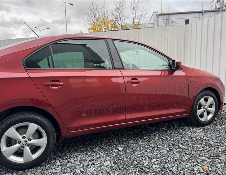 Škoda Rapid Sedan / Limuzína 1,2 l 63 kw