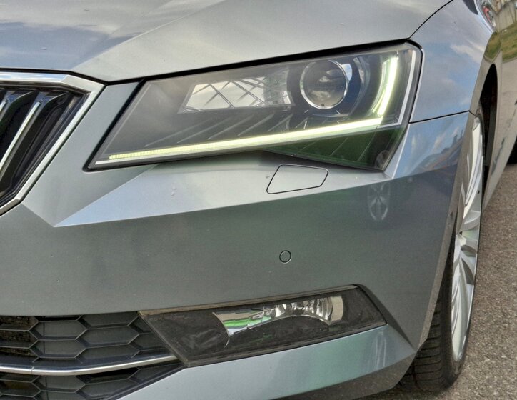 Škoda Superb Sedan / Limuzína 2,0 l 140 kw