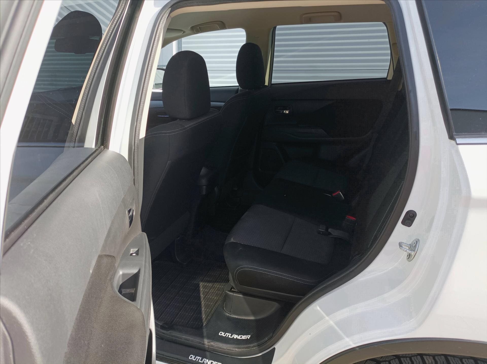 Mitsubishi Outlander SUV 1,9 l 110 kw