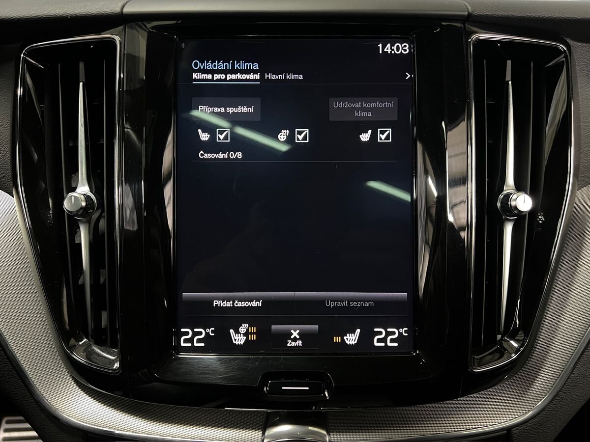 Volvo XC60 SUV / Terénní 2,0 l 288 kw