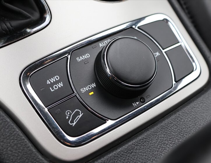 Jeep Grand Cherokee 30