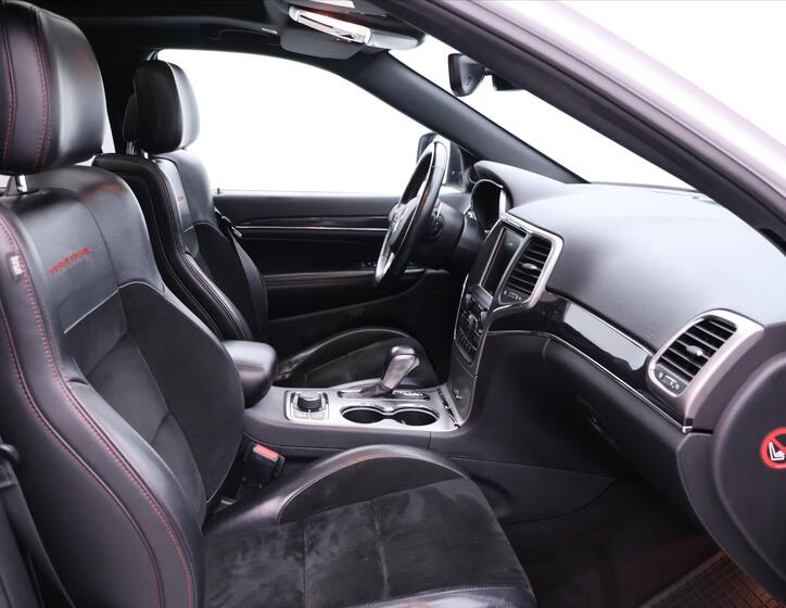 Jeep Grand Cherokee 14