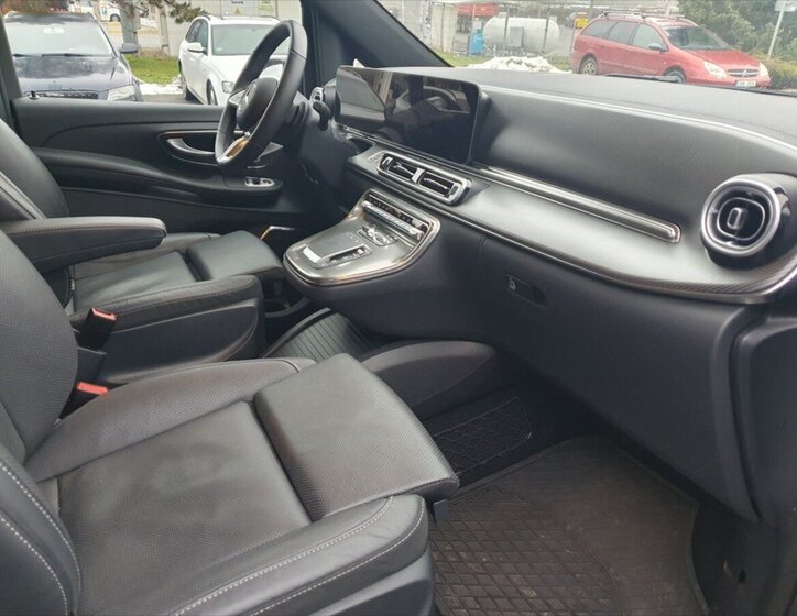 Mercedes-Benz Třídy V 12