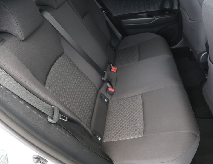 Toyota C-HR SUV 1,8 l 72 kw