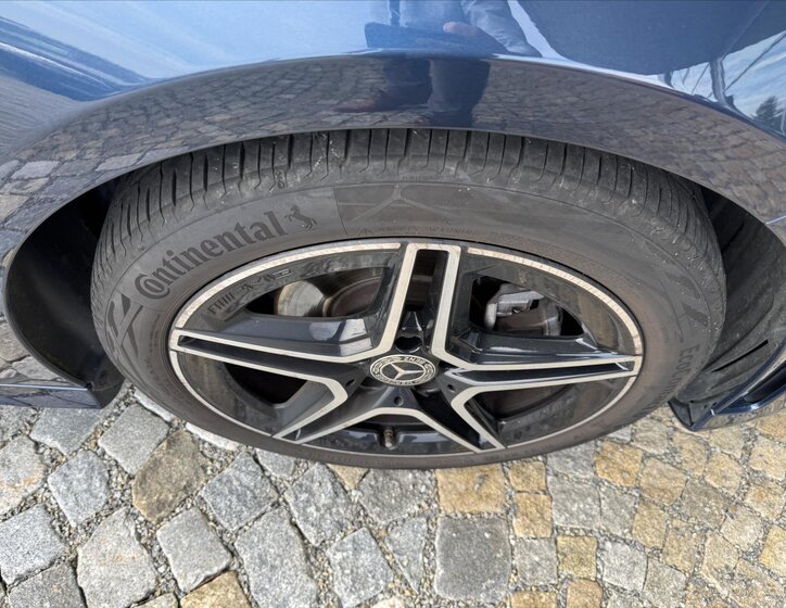 Mercedes-Benz Třídy A Sedan / Limuzína 1,3 l 120 kw