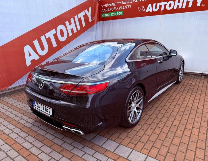 Mercedes-Benz Třídy S Kupé 4,0 l 450 kw