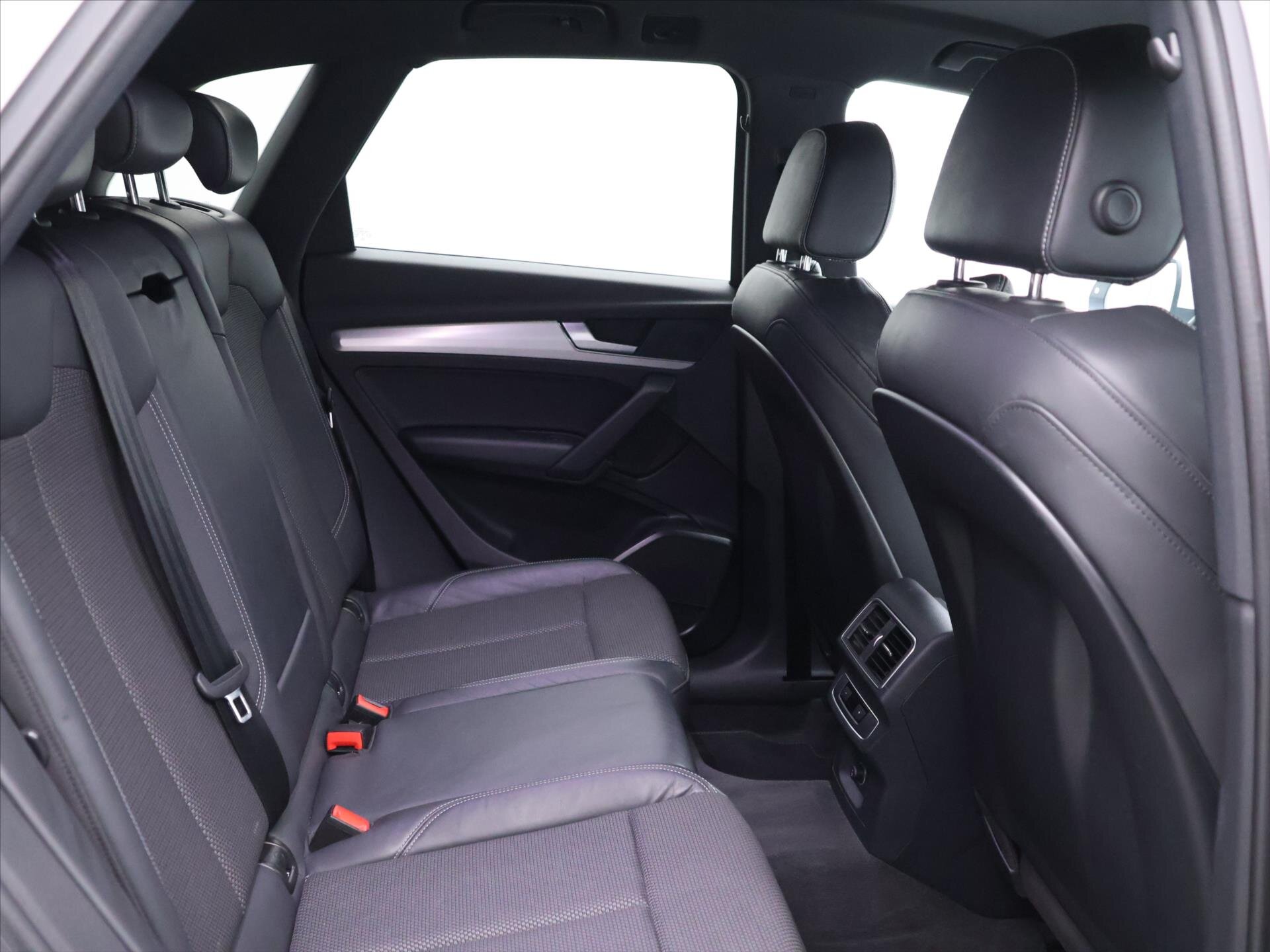 Audi Q5 SUV / Terénní 2,0 l 140 kw