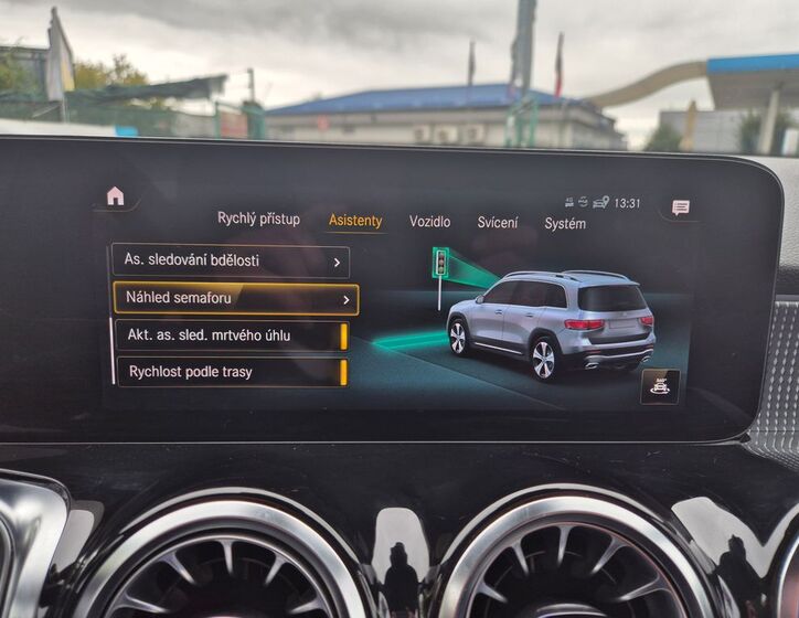 Mercedes-Benz GLB 28