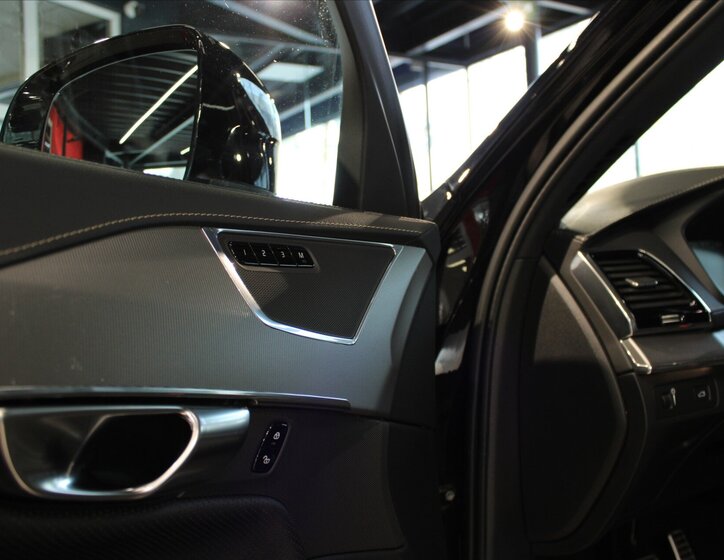 Volvo XC90 SUV / Terénní 2,0 l 173 kw