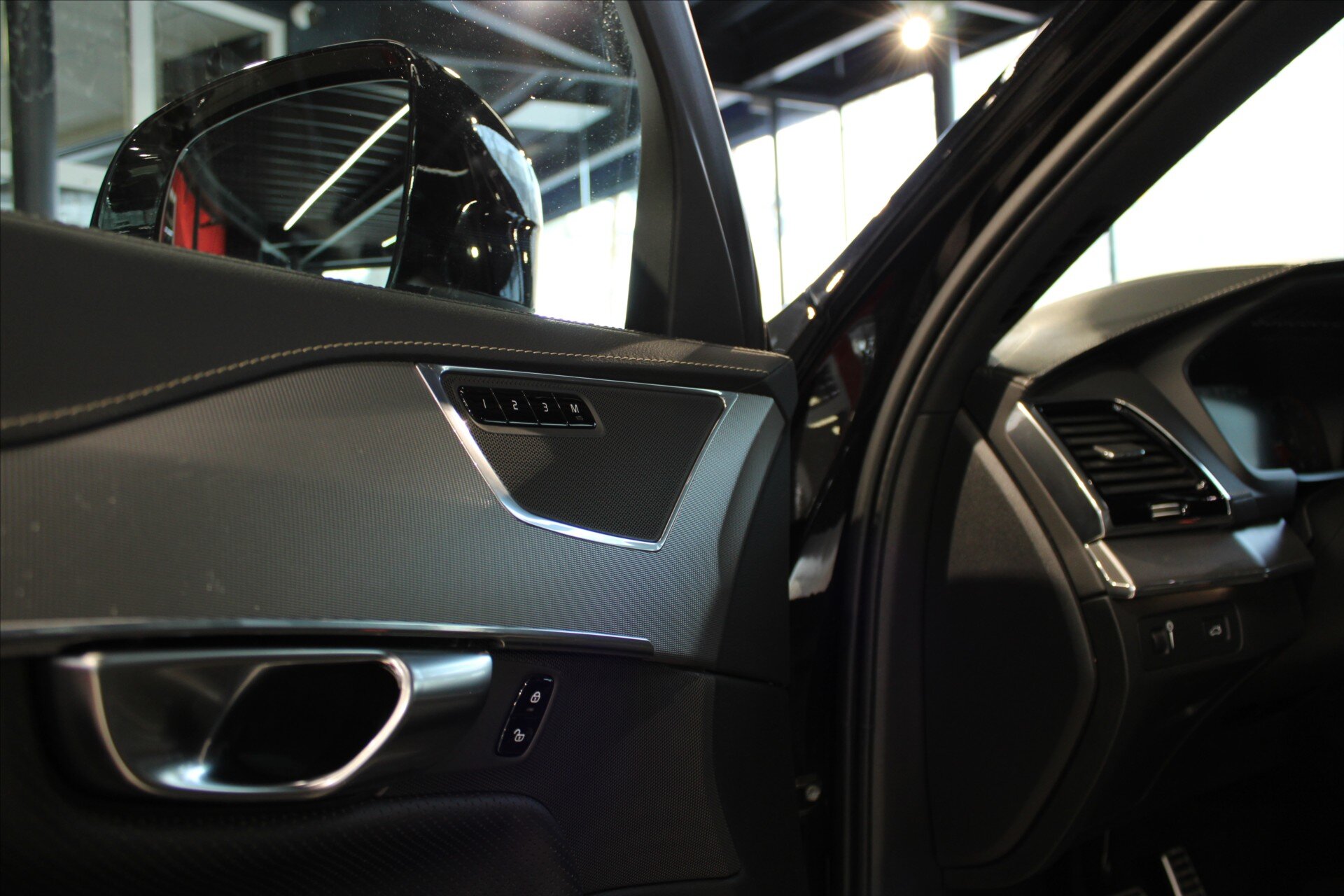 Volvo XC90 SUV / Terénní 2,0 l 173 kw