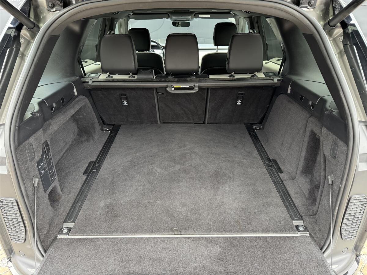 Land Rover Discovery SUV / Terénní 3,0 l 221 kw