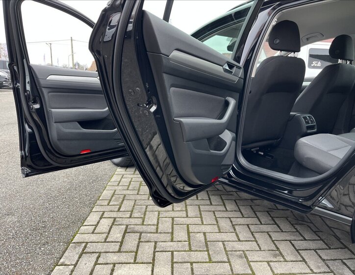 Volkswagen Passat 53