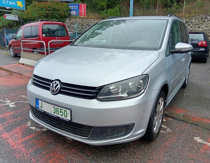 Volkswagen Touran Kombi 1,5 l 77 kw