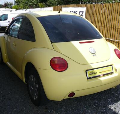 Volkswagen New Beetle 6