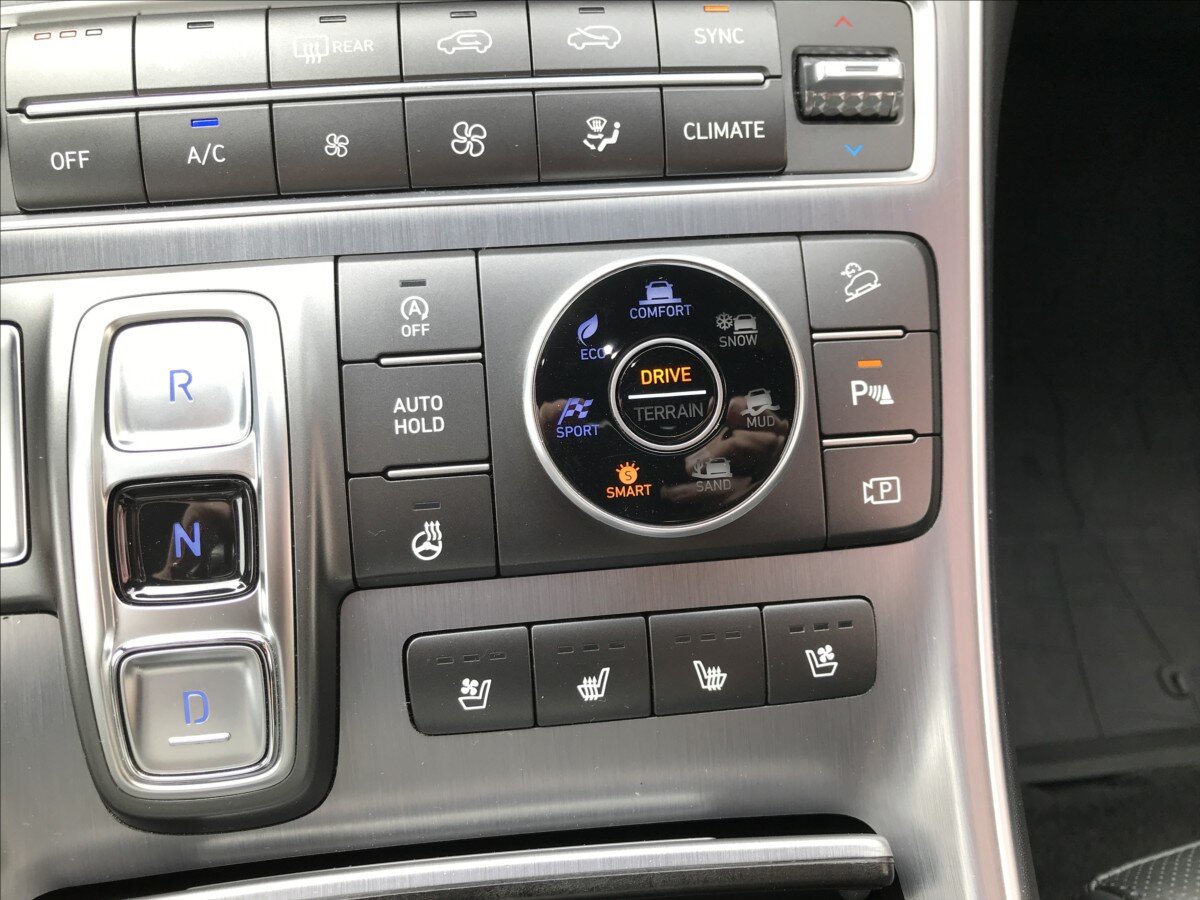 Hyundai Santa Fe SUV / Terénní 2,2 l 142 kw