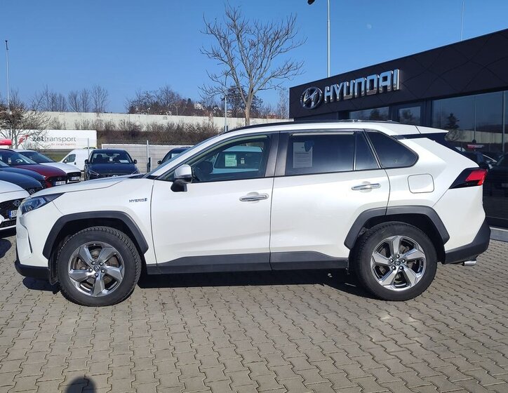 Toyota RAV4 SUV / Terénní 2,5 l 163 kw