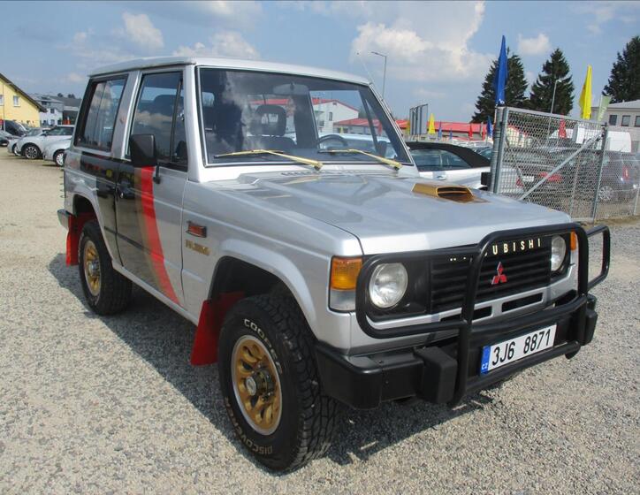 Mitsubishi Pajero 6