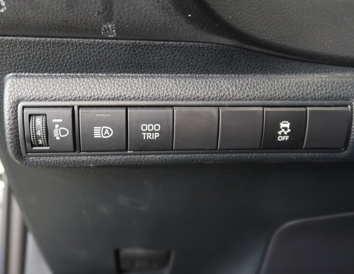 Toyota Corolla Sedan / Limuzína 1,8 l 72 kw