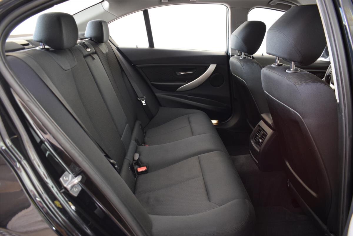 BMW Řada 3 Sedan / Limuzína 1,6 l 100 kw